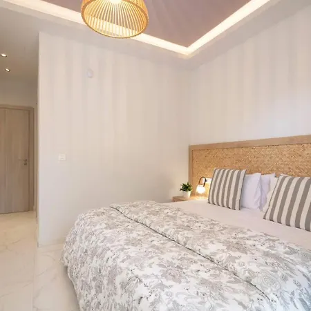 Amari Villa *